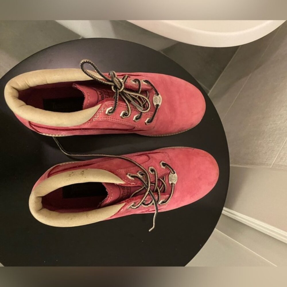 EUC - Timberland water proof boots, hot pink size 7.5
